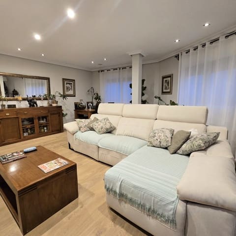 4 makuuhuone Huoneisto myytävänä paikassa Torrellano, Elche / Elx mukana 
autotalli - 360 000 € (Ref: 9449493)