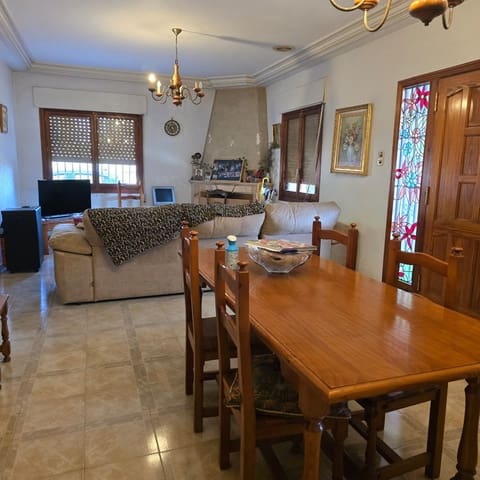 Chalet de 5 habitaciones en Elche / Elx en venta con piscina - 298.000 € (Ref: 9449494)
