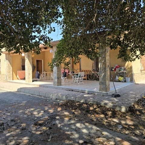 Chalet de 5 habitaciones en Elche / Elx en venta con piscina - 298.000 € (Ref: 9449494)