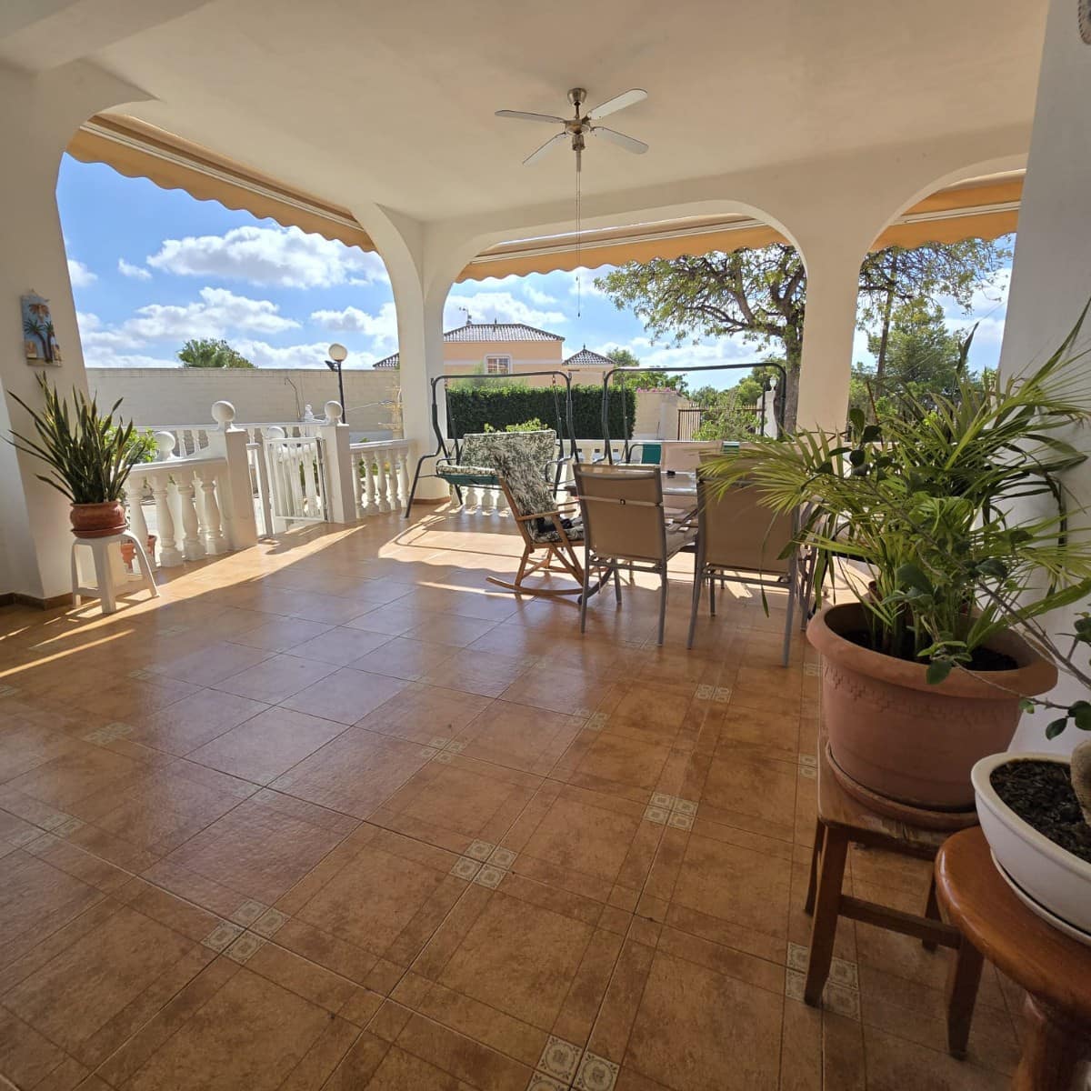 8 soverom Villa til salgs i Elche / Elx med svømmebasseng garasje - € 545 000 (Ref: 9449495)