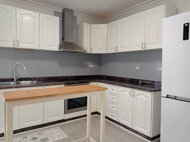 4 bedroom Flat for sale in Elche / Elx - € 149,000 (Ref: 9449498)