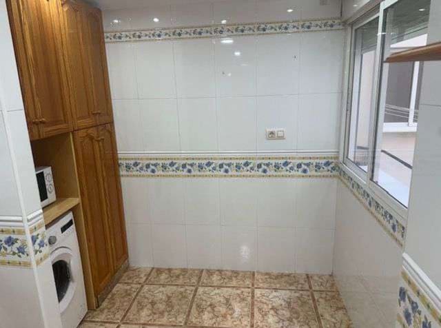 Piso de 3 habitaciones en Centro, Torrevieja en venta - 205.000 € (Ref: 9449517)