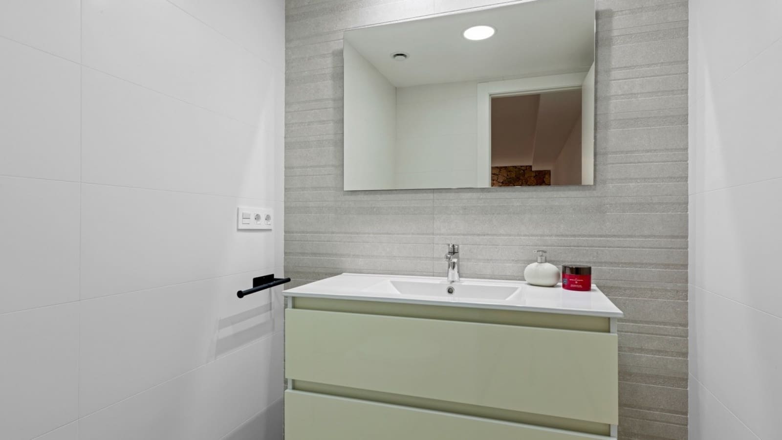 4 makuuhuone Rivitalo myytävänä paikassa Rojales mukana uima-altaan 
autotalli - 384 900 € (Ref: 9449528)