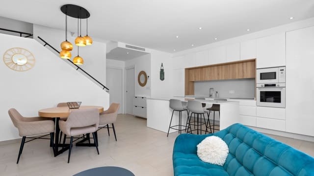 4 makuuhuone Rivitalo myytävänä paikassa Rojales mukana uima-altaan 
autotalli - 384 900 € (Ref: 9449528)