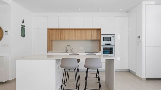 4 makuuhuone Rivitalo myytävänä paikassa Rojales mukana uima-altaan 
autotalli - 384 900 € (Ref: 9449528)