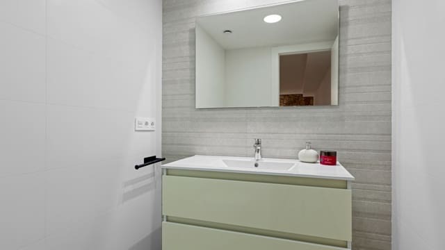 4 makuuhuone Rivitalo myytävänä paikassa Rojales mukana uima-altaan 
autotalli - 384 900 € (Ref: 9449528)