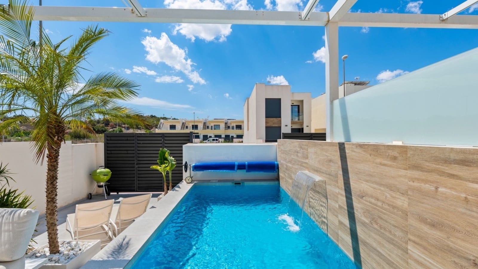 4 makuuhuone Rivitalo myytävänä paikassa Rojales mukana uima-altaan 
autotalli - 384 900 € (Ref: 9449528)