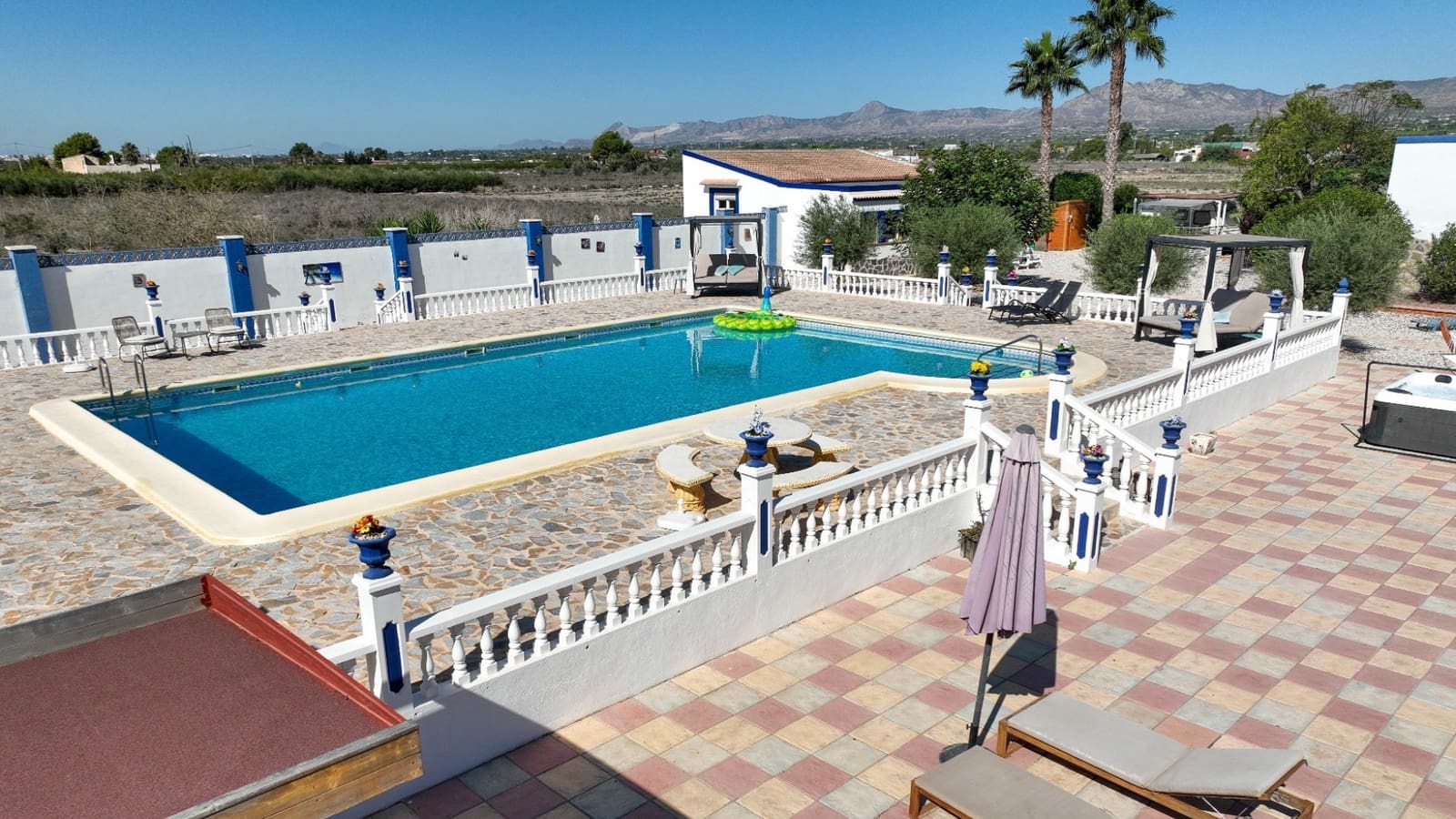 6 sypialnia Finka/Dom wiejski na sprzedaż w El Realengo z basenem garażem - 549 000 € (Ref: 9449538)