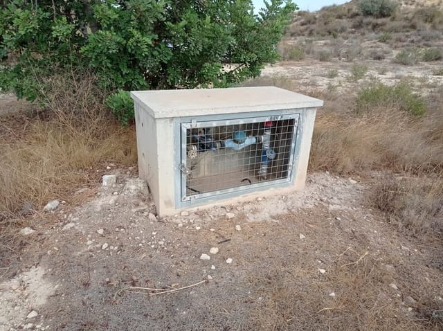 Finca/Landehus til salg i Torrellano, Elche / Elx - € 150.000 (Ref: 9449541)