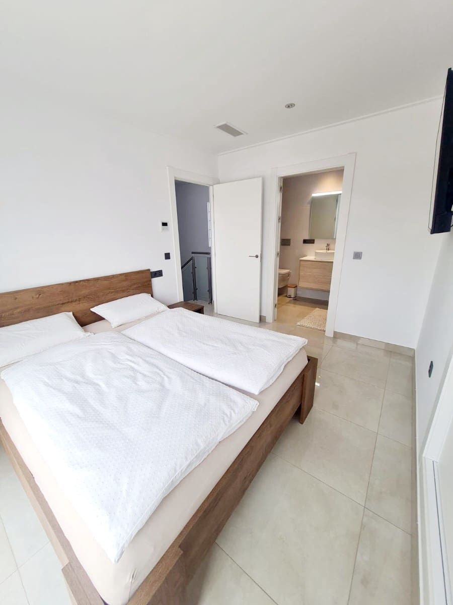 3 soverom Villa til salgs i Benijofar med svømmebasseng - € 364 500 (Ref: 9449546)