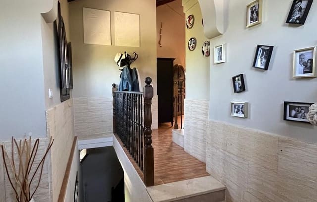 6 bedroom Villa for sale in Torrellano, Elche / Elx with pool - € 620,000 (Ref: 9450053)