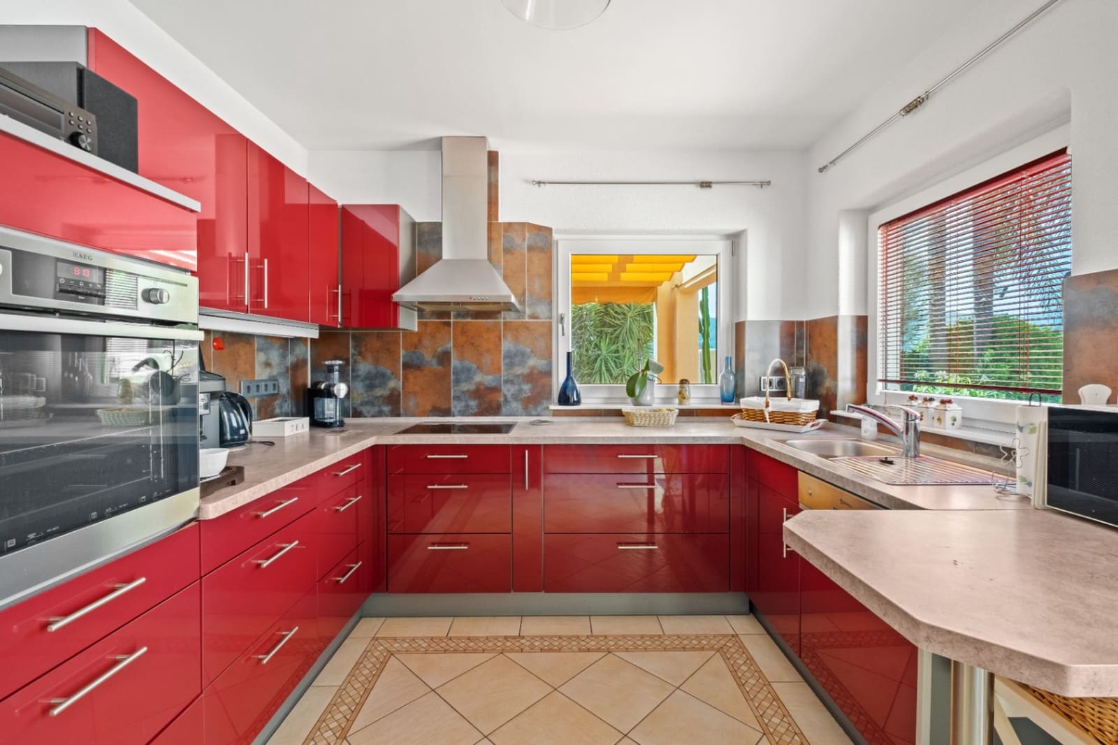 4 soverom Villa til salgs i Tormos med garasje - € 940 000 (Ref: 10078932)
