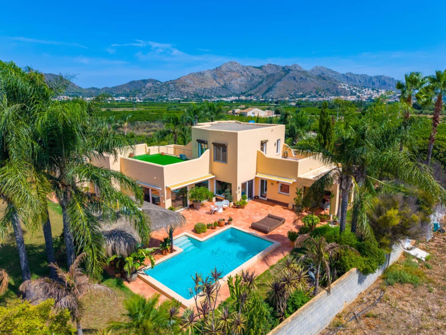 4 soverom Villa til salgs i Tormos med garasje - € 940 000 (Ref: 10078932)