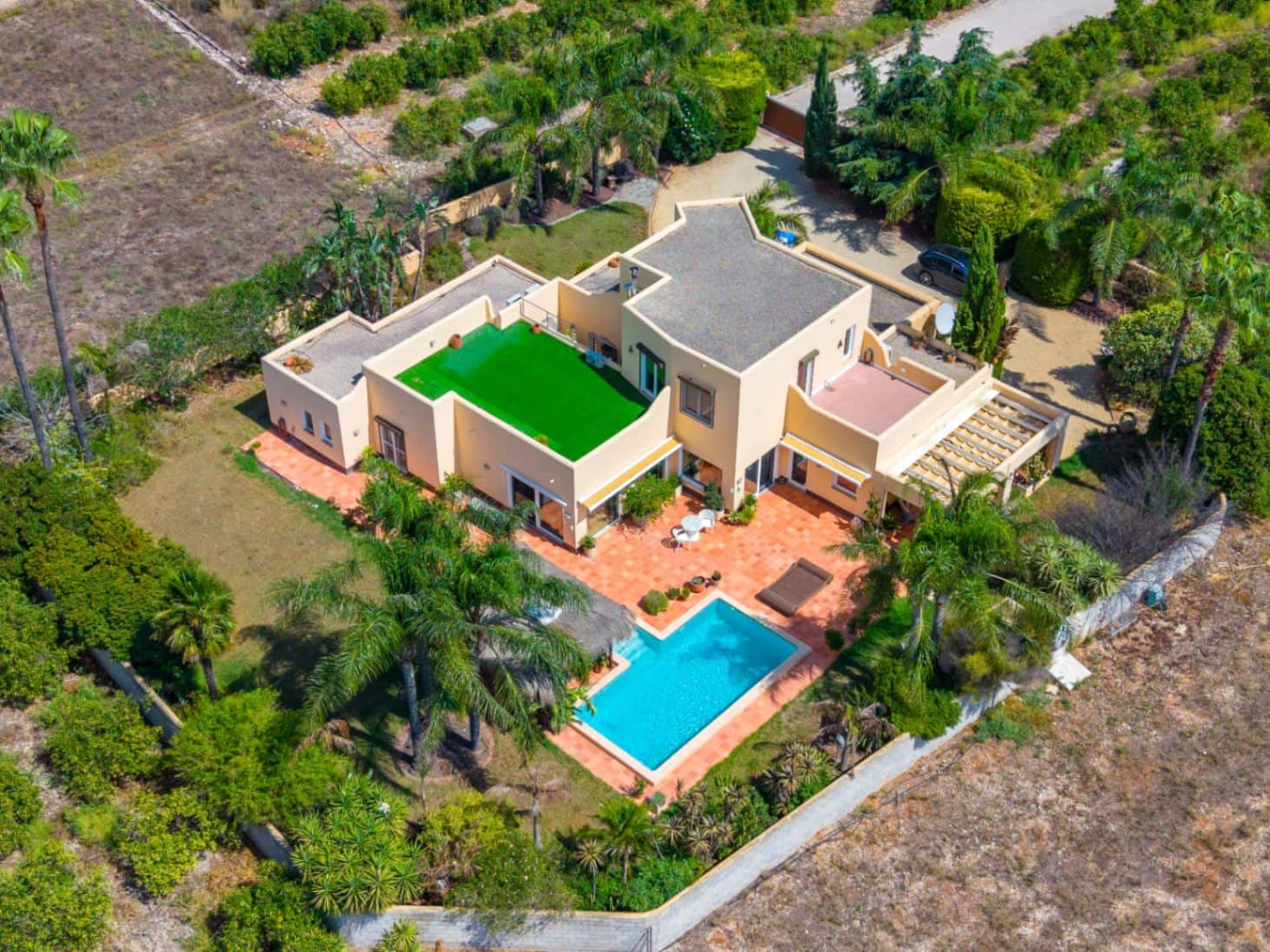 4 soverom Villa til salgs i Tormos med garasje - € 940 000 (Ref: 10078932)