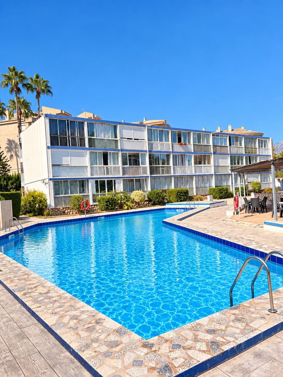 1 soverom Leilighet til salgs i Albir med svømmebasseng garasje - € 260 000 (Ref: 10094073)