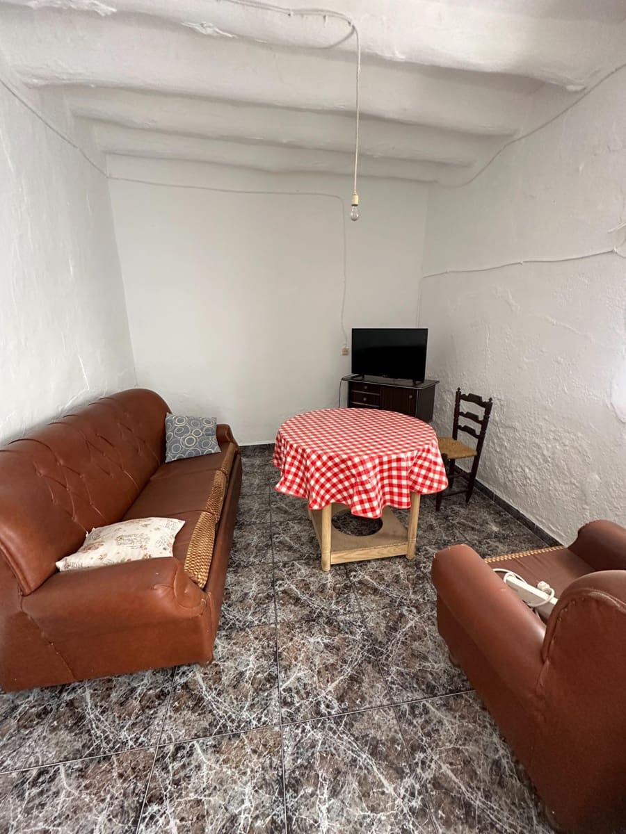 Casa de 4 habitaciones en Somontín en venta - 69.000 € (Ref: 10078495)