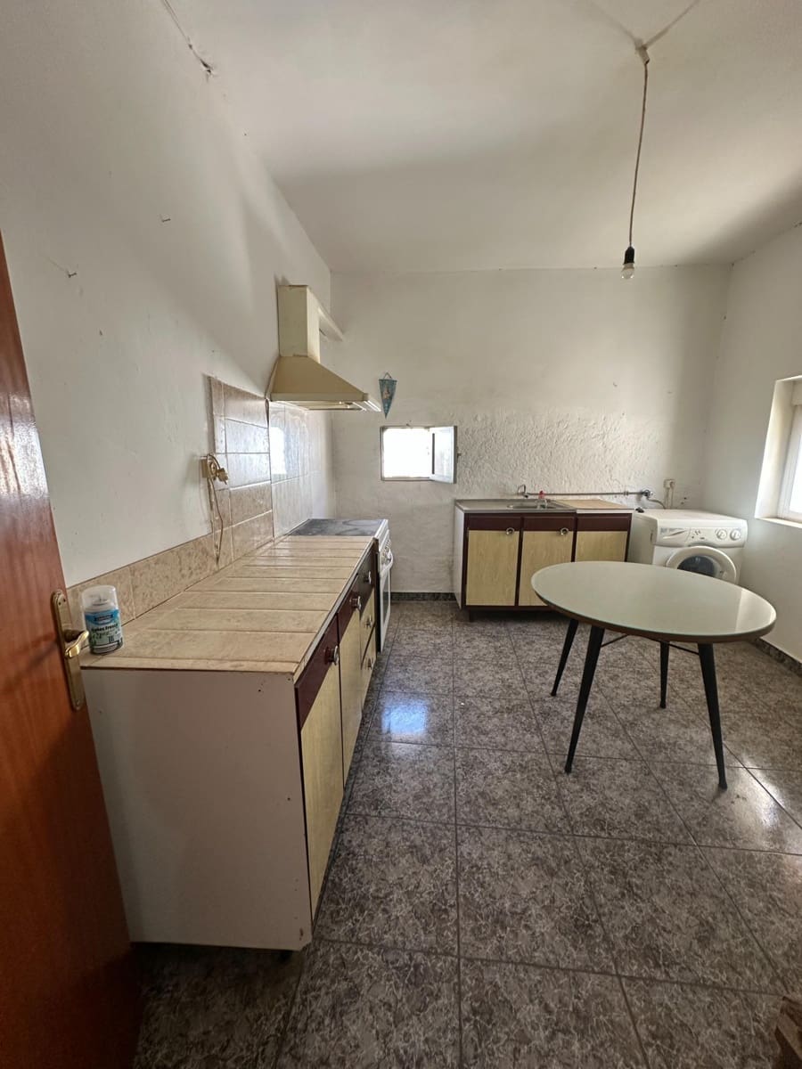 Casa de 4 habitaciones en Somontín en venta - 69.000 € (Ref: 10078495)