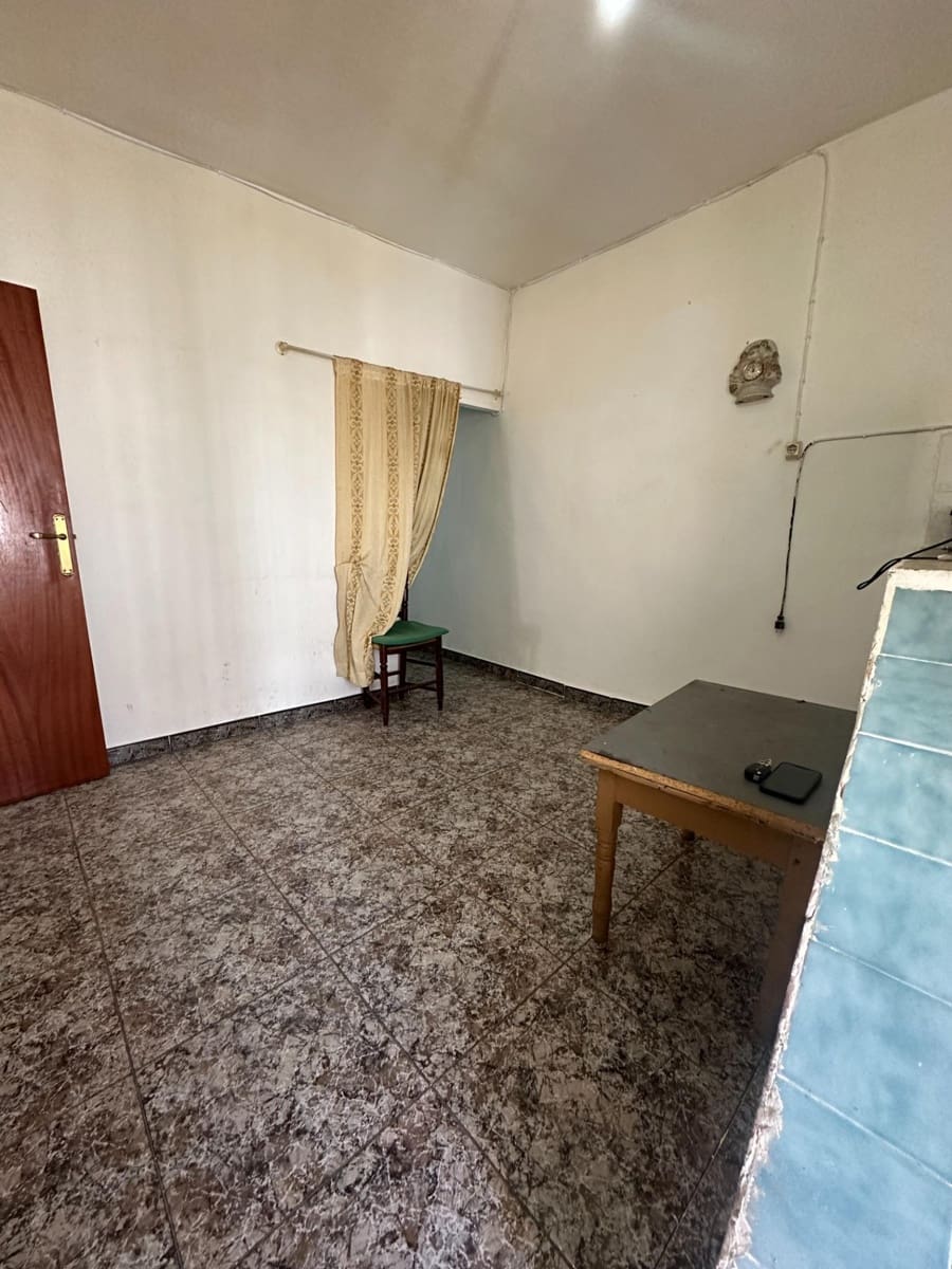 Casa de 4 habitaciones en Somontín en venta - 69.000 € (Ref: 10078495)