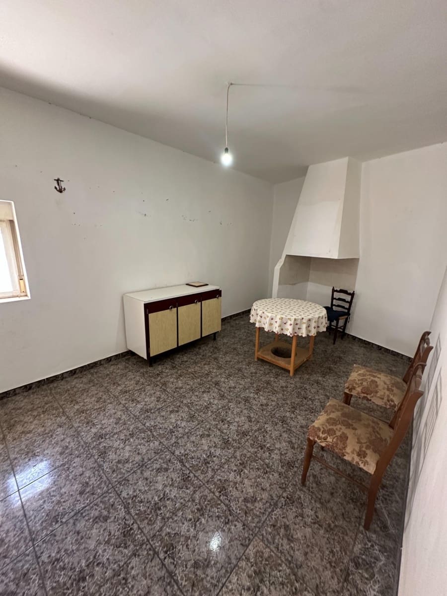 Casa de 4 habitaciones en Somontín en venta - 69.000 € (Ref: 10078495)