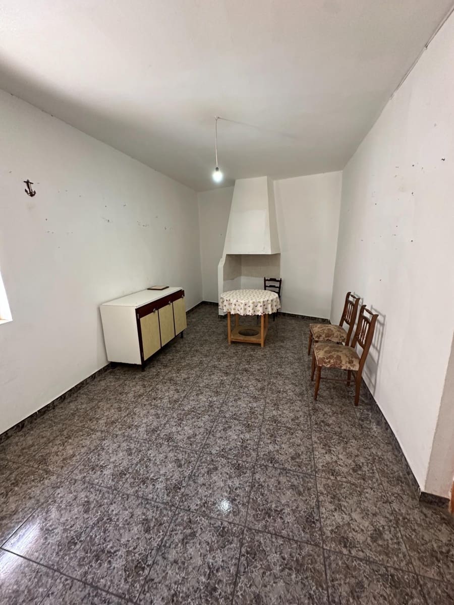 Casa de 4 habitaciones en Somontín en venta - 69.000 € (Ref: 10078495)
