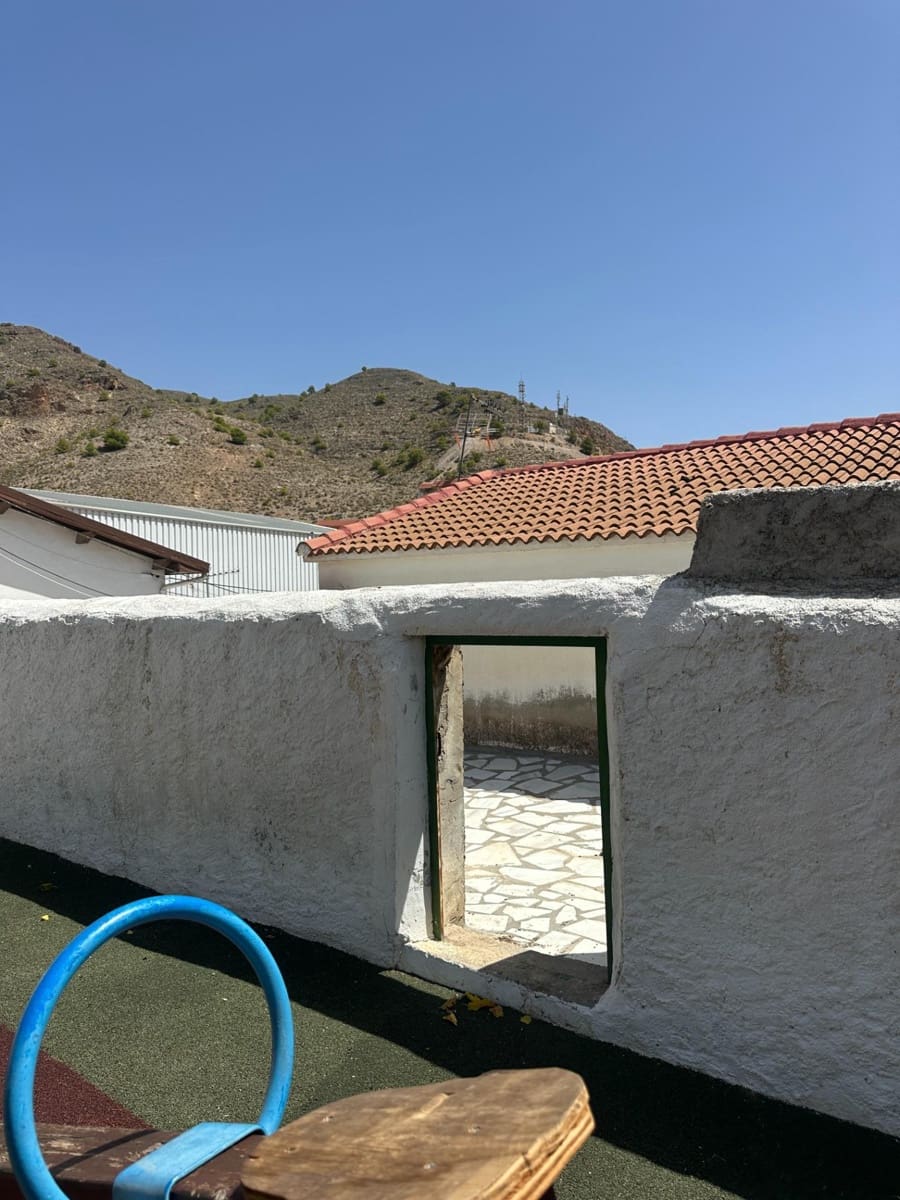 Casa de 4 habitaciones en Somontín en venta - 69.000 € (Ref: 10078495)