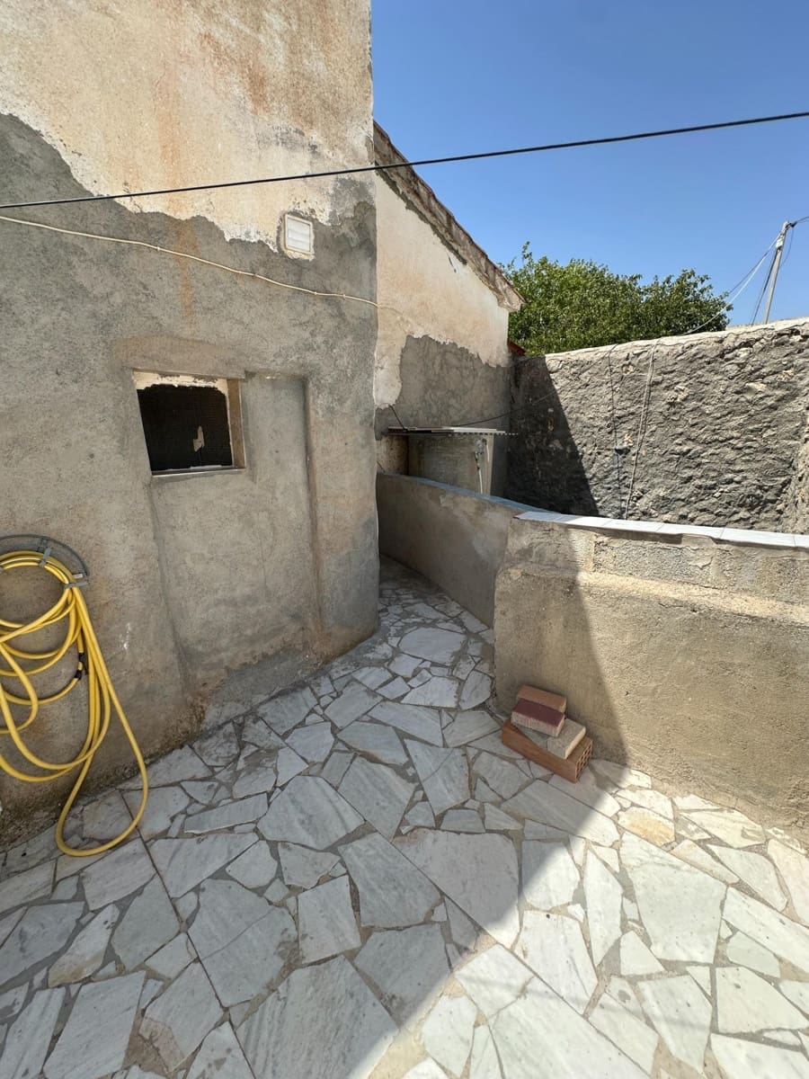 Casa de 4 habitaciones en Somontín en venta - 69.000 € (Ref: 10078495)