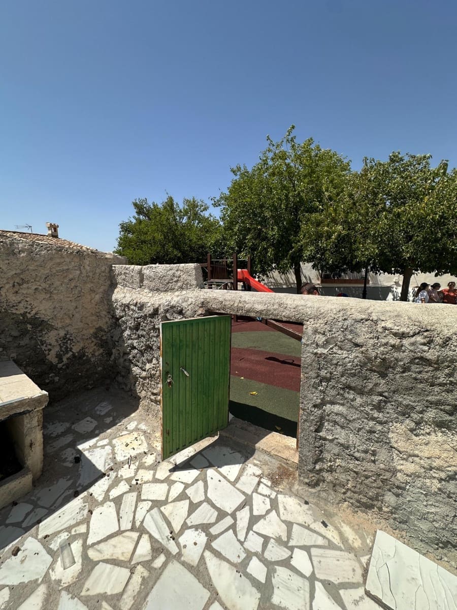 Casa de 4 habitaciones en Somontín en venta - 69.000 € (Ref: 10078495)
