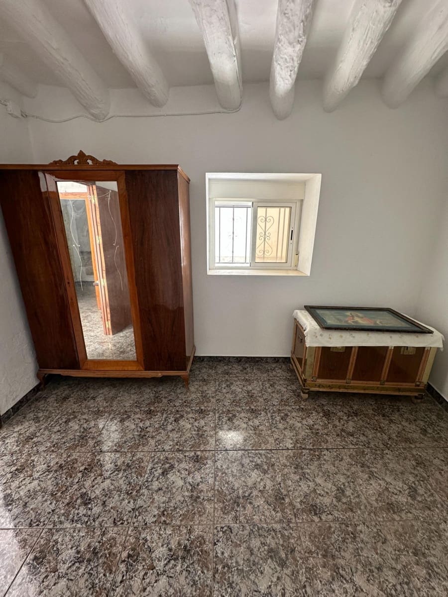 Casa de 4 habitaciones en Somontín en venta - 69.000 € (Ref: 10078495)