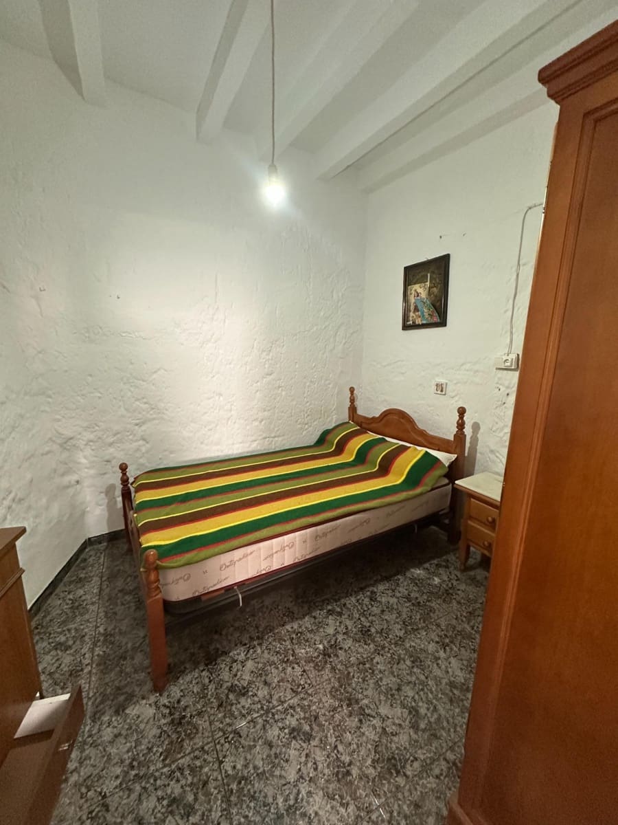 Casa de 4 habitaciones en Somontín en venta - 69.000 € (Ref: 10078495)