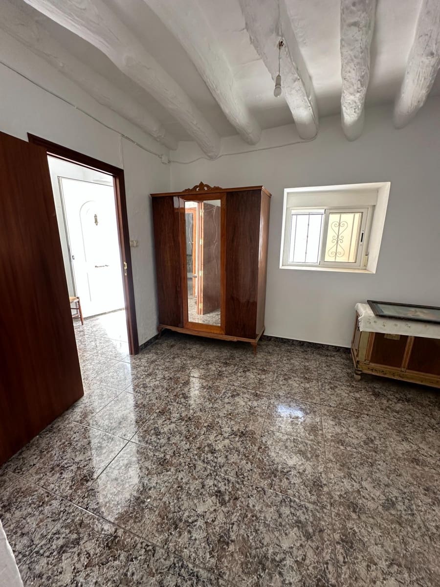 Casa de 4 habitaciones en Somontín en venta - 69.000 € (Ref: 10078495)