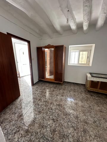 Casa de 4 habitaciones en Somontín en venta - 69.000 € (Ref: 10078495)