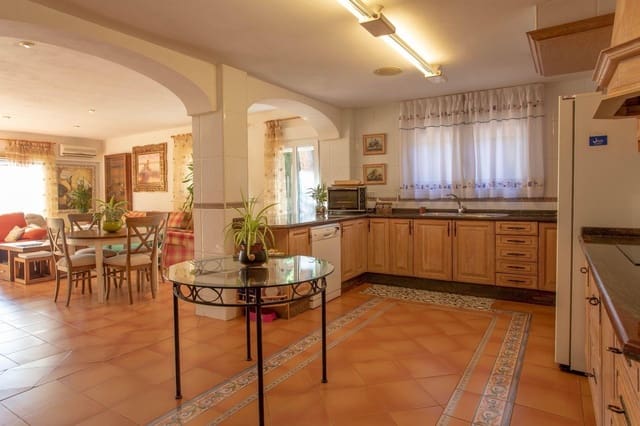 6 soveværelse Villa til salg i Cocentaina med swimmingpool garage - € 415.000 (Ref: 8905941)