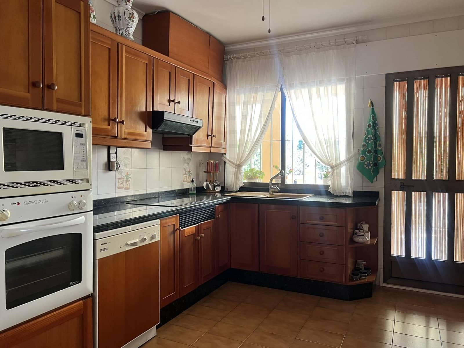 6 sypialnia Willa na sprzedaż w Muro de Alcoy z garażem - 350 000 € (Ref: 8929089)