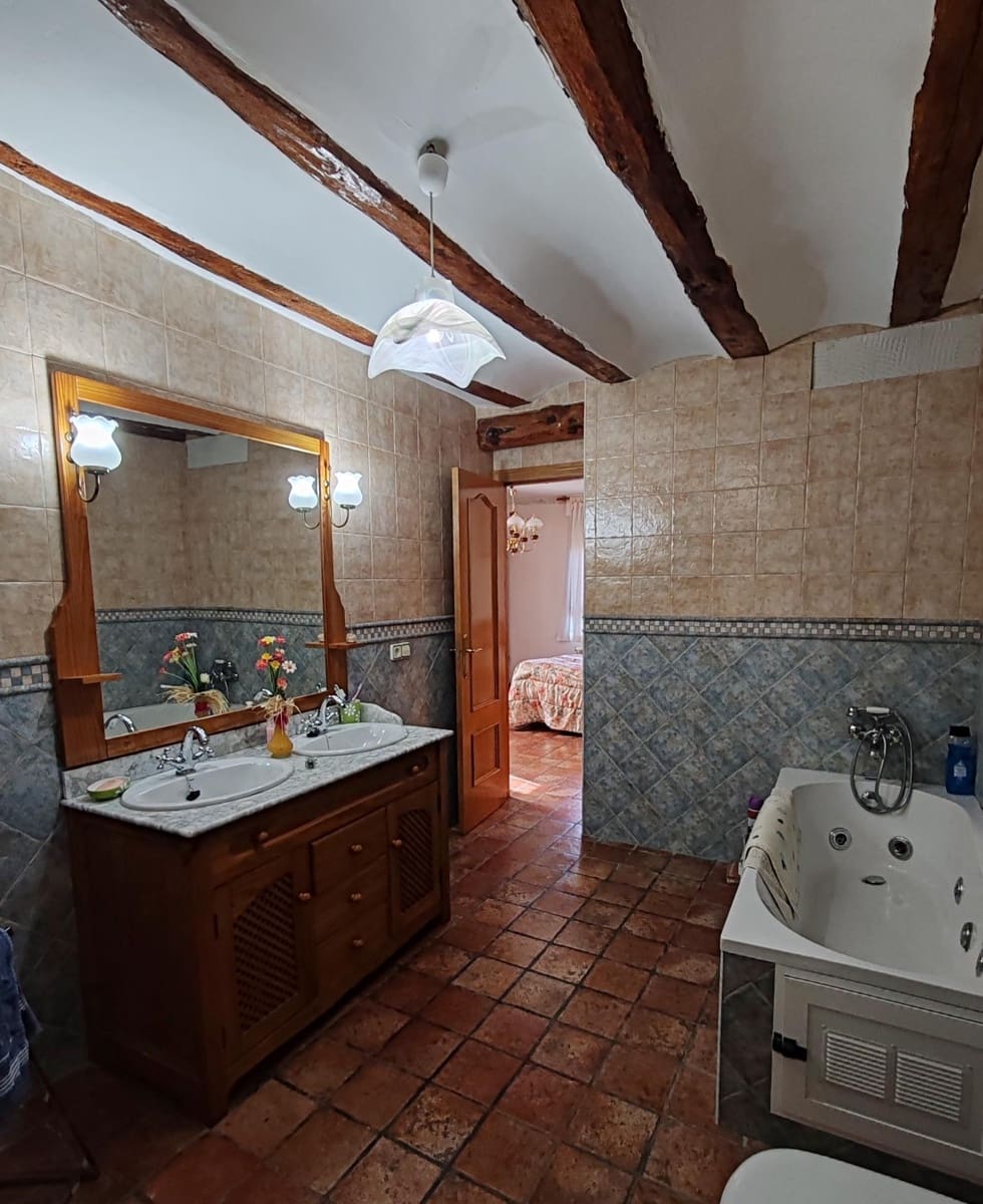 6 soveværelse Finca/Landehus til salg i Alcoy / Alcoi med swimmingpool garage - € 750.000 (Ref: 8937062)