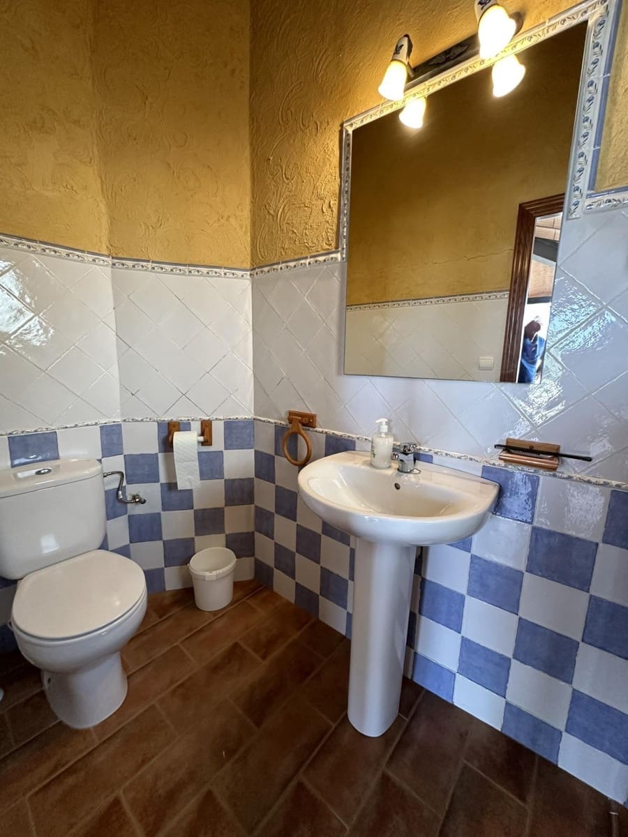 4 bedroom Villa for sale in Cocentaina with pool garage - € 630,000 (Ref: 8938676)