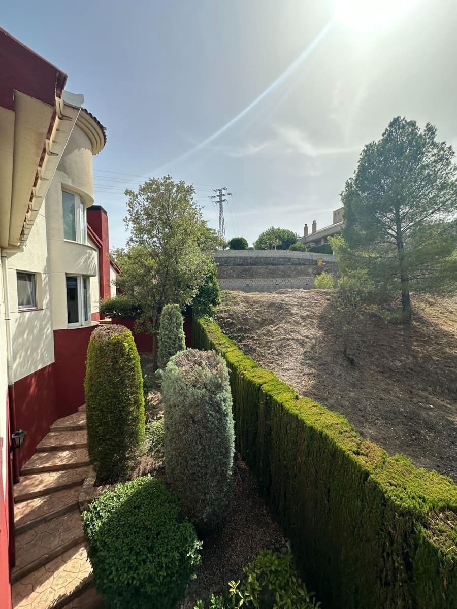 4 bedroom Villa for sale in Cocentaina with pool garage - € 630,000 (Ref: 8938676)