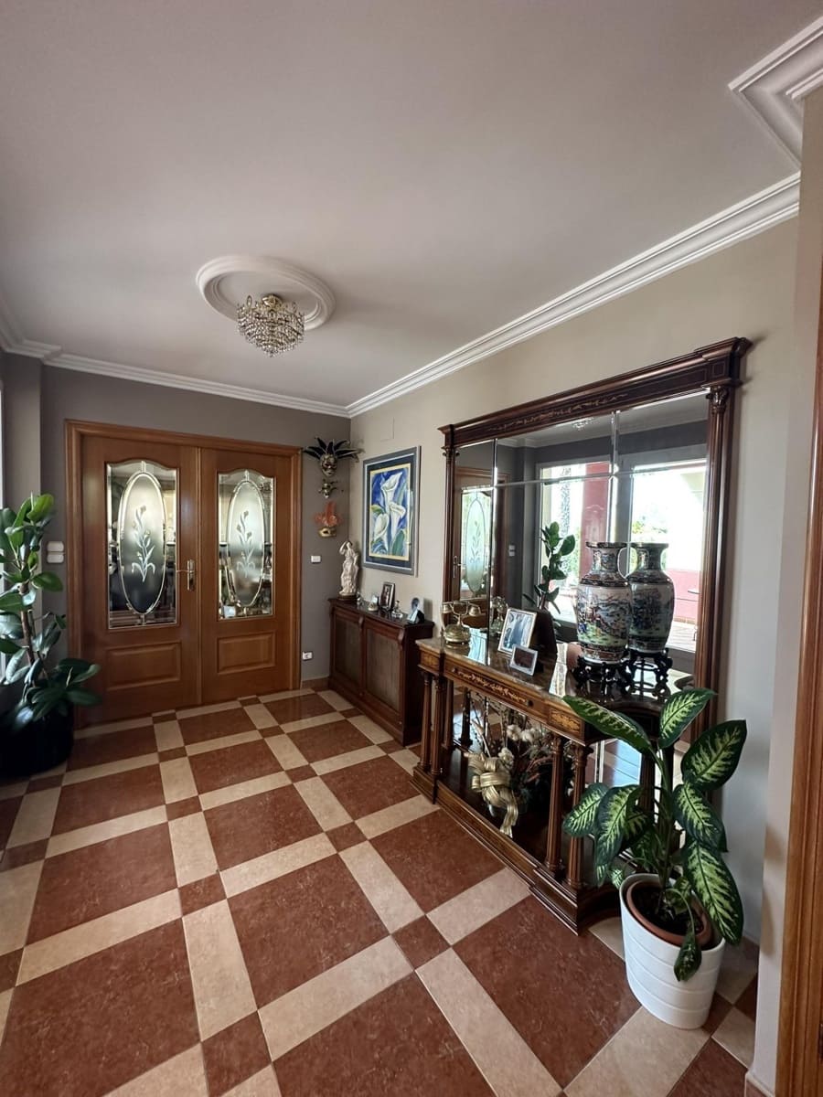 4 bedroom Villa for sale in Cocentaina with pool garage - € 630,000 (Ref: 8938676)