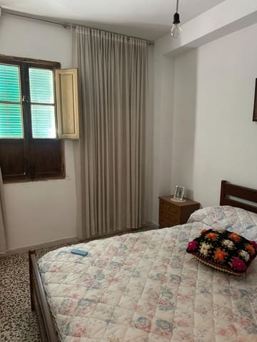 6 bedroom Townhouse for sale in Sierro - € 40,000 (Ref: 8998792)