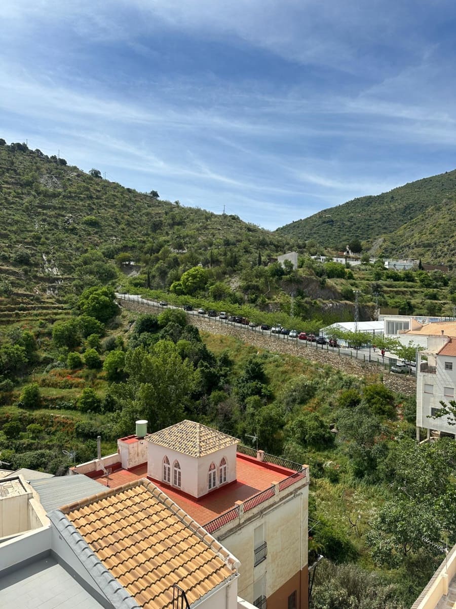 6 bedroom Townhouse for sale in Sierro - € 40,000 (Ref: 8998792)