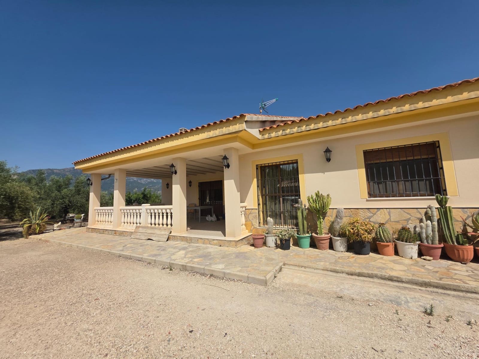 4 soveværelse Villa til salg i Muro de Alcoy med swimmingpool garage - € 420.000 (Ref: 9095358)