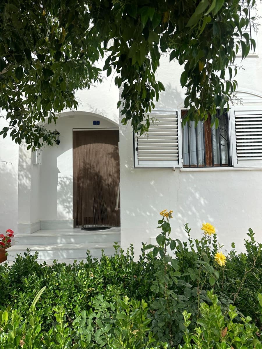 4 soveværelse Rækkehus til salg i Urracal med garage - € 130.000 (Ref: 9137269)