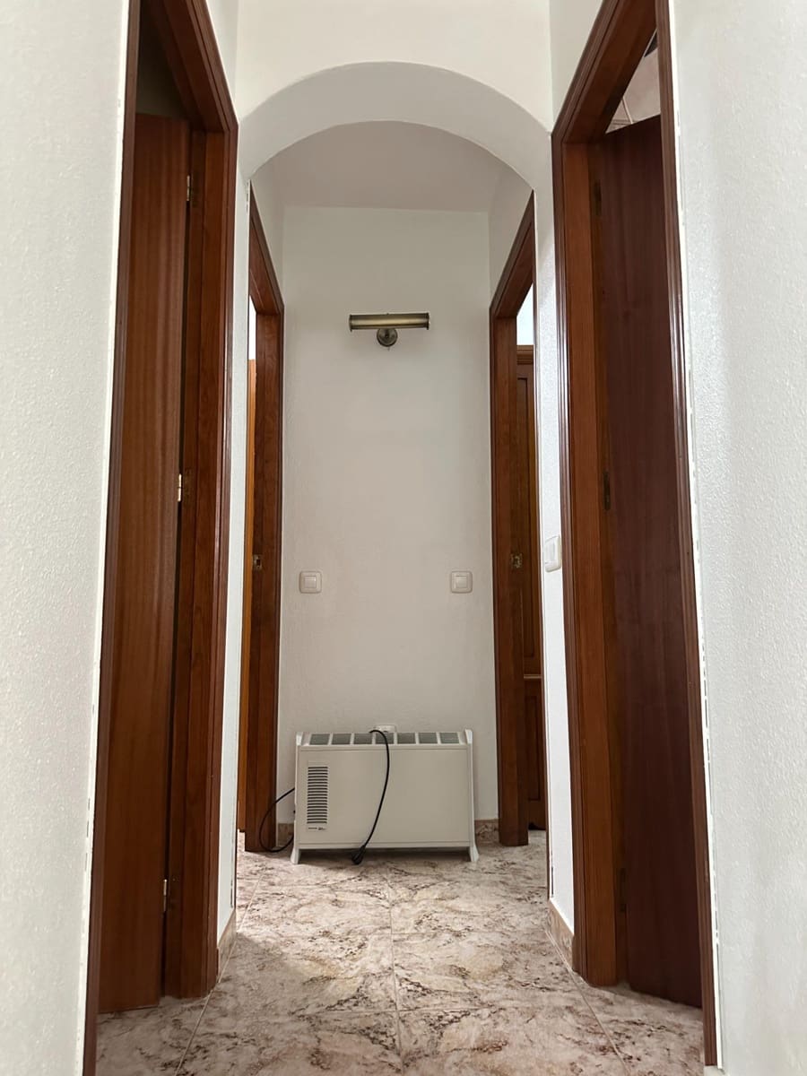 4 soveværelse Rækkehus til salg i Urracal med garage - € 130.000 (Ref: 9137269)