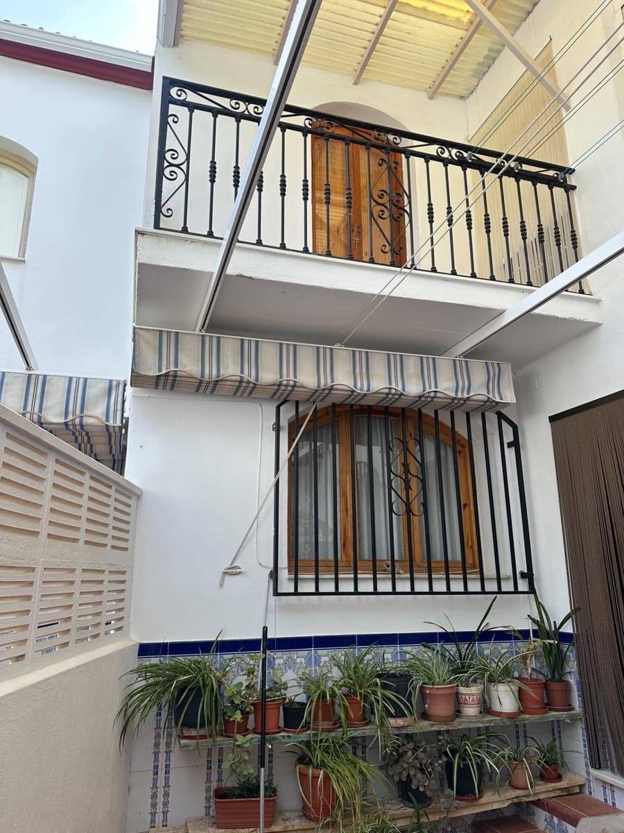 4 soveværelse Rækkehus til salg i Urracal med garage - € 130.000 (Ref: 9137269)