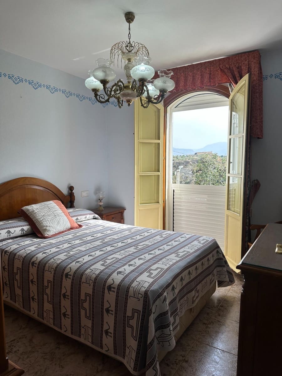 4 soveværelse Rækkehus til salg i Urracal med garage - € 130.000 (Ref: 9137269)