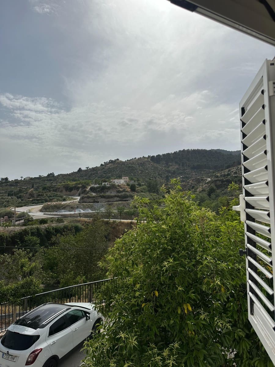 4 soveværelse Rækkehus til salg i Urracal med garage - € 130.000 (Ref: 9137269)