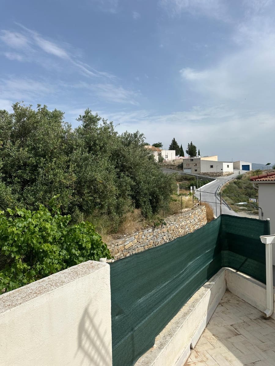 4 soveværelse Rækkehus til salg i Urracal med garage - € 130.000 (Ref: 9137269)