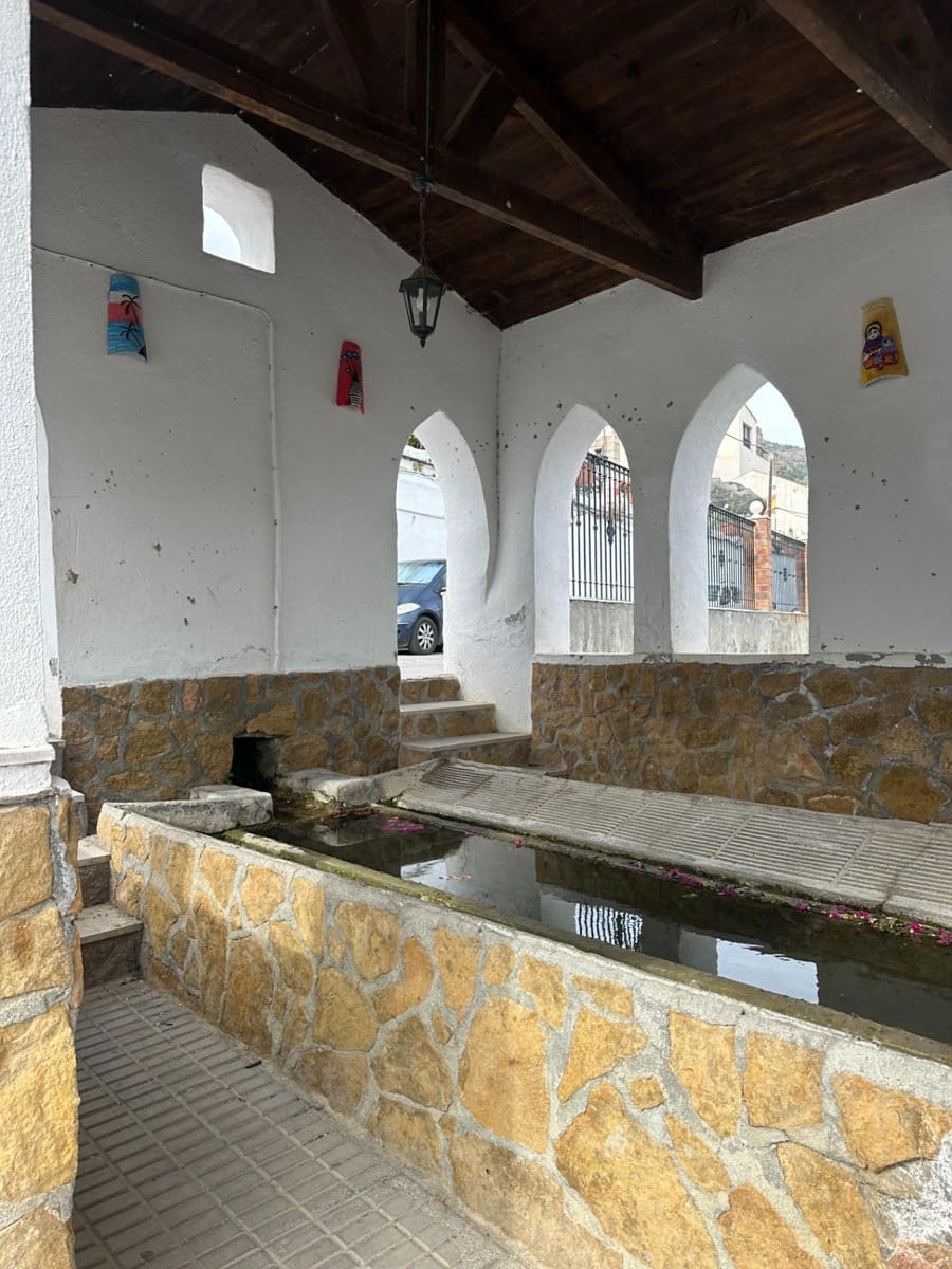 4 soveværelse Rækkehus til salg i Urracal med garage - € 130.000 (Ref: 9137269)