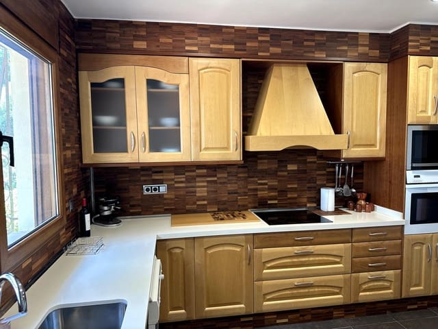 4 bedroom Villa for sale in Muro de Alcoy with pool garage - € 595,000 (Ref: 9541243)