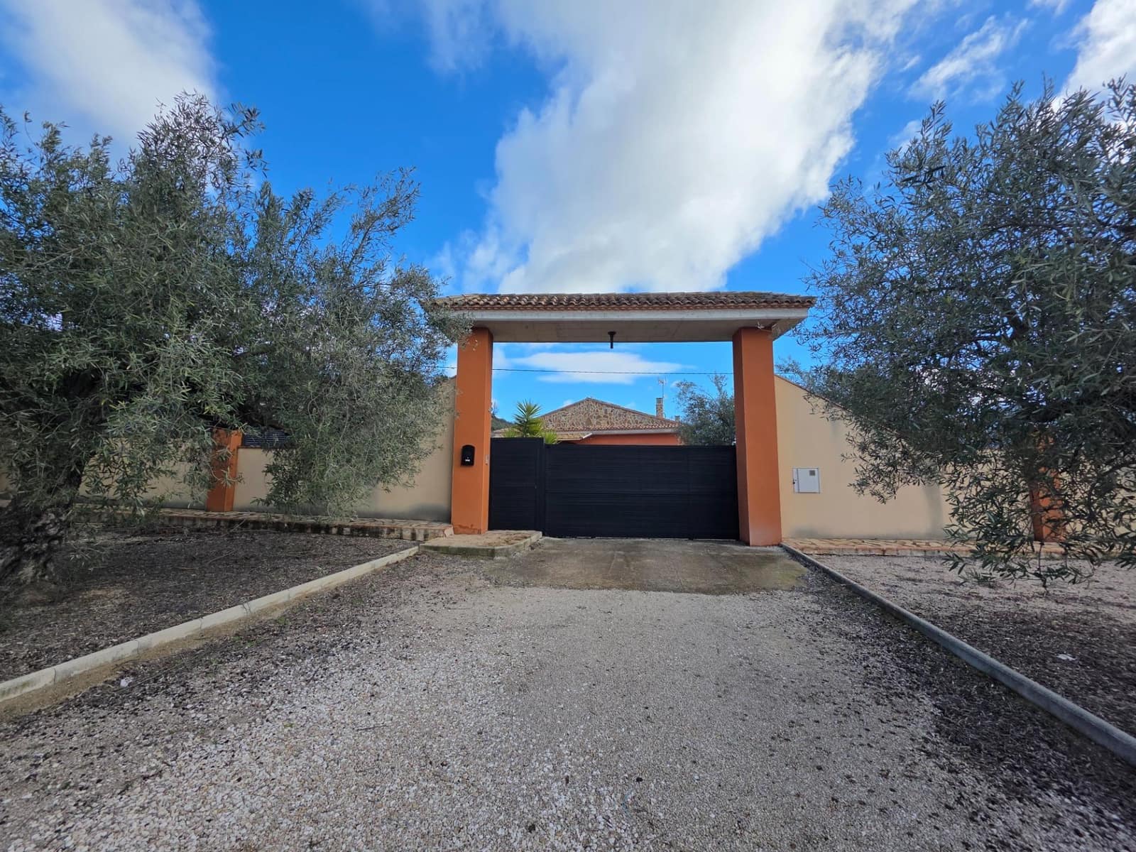 3 soveværelse Finca/Landehus til salg i Gorga med swimmingpool garage - € 380.000 (Ref: 9541741)