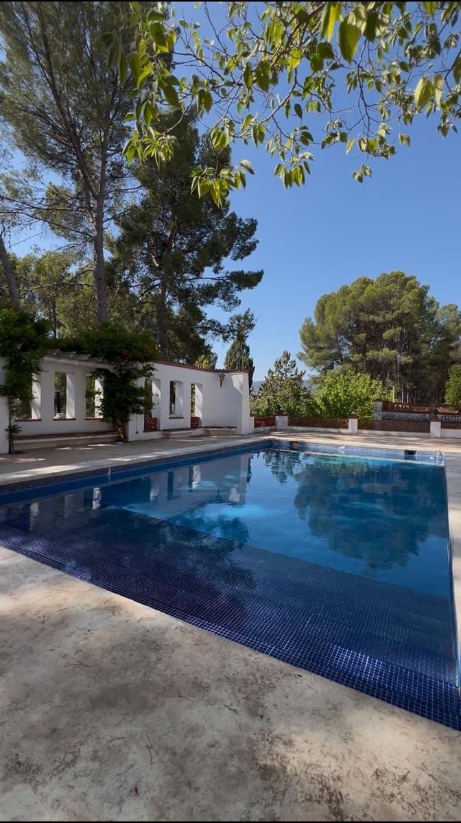 5 soveværelse Villa til salg i Cocentaina med swimmingpool - € 400.000 (Ref: 9548373)